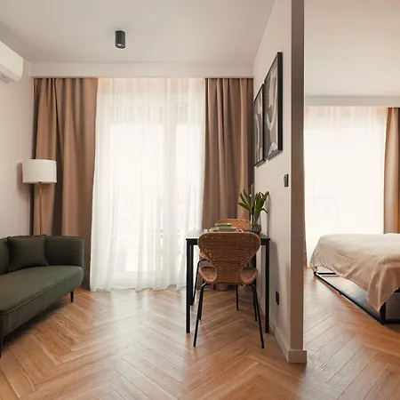 Legnicka Apartment *